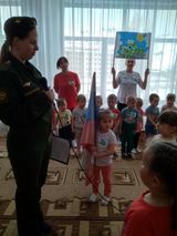 "Террористы" обезврежены. Флаг вернули в детский сад!